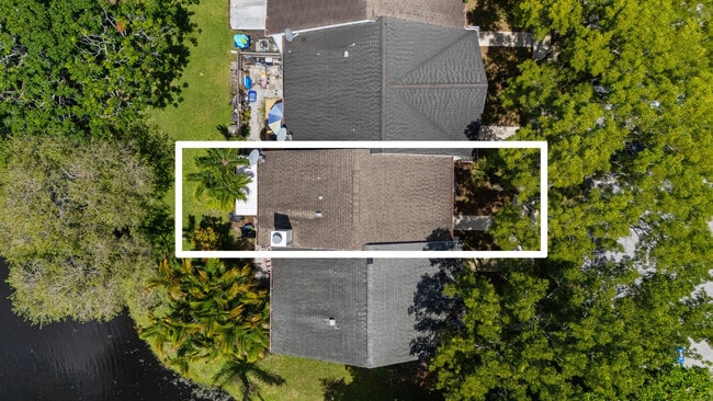 Building Photo - 217 Georgian Park Dr