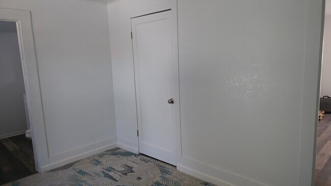 Building Photo - 2 Bedroom 1 Bath- House