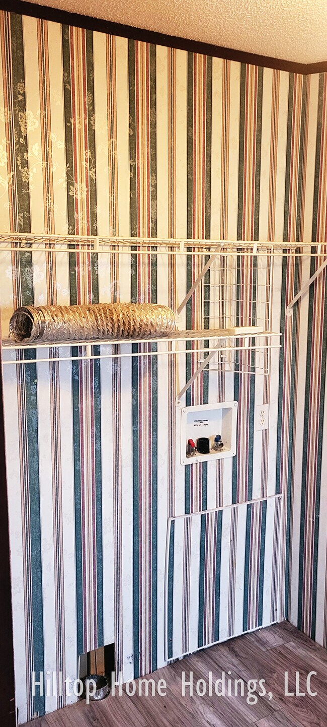 Building Photo - 69 Hilltop Rd