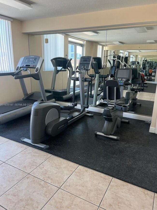 Building Photo - 119 SW 6th Ave