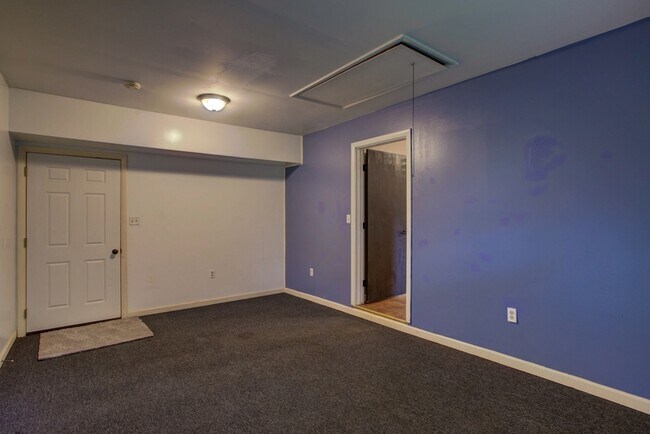 Building Photo - 2943 Weaver Rd
