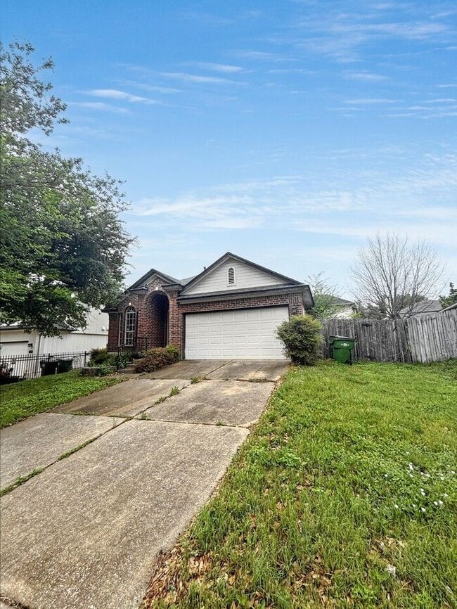 Primary Photo - Beautiful 3-Bedroom Home: Comfort, Conveni...