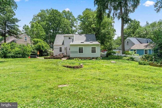 Building Photo - 7312 Poplar Ct