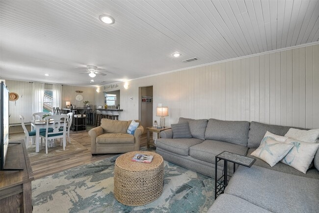 Building Photo - 4135 Fort Bend Dr