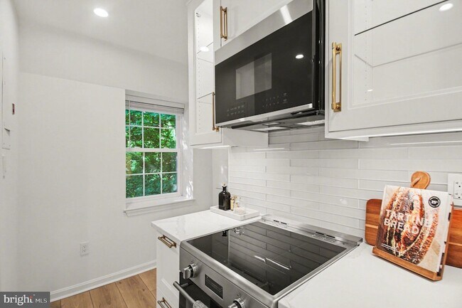 Building Photo - 2007 Key Blvd