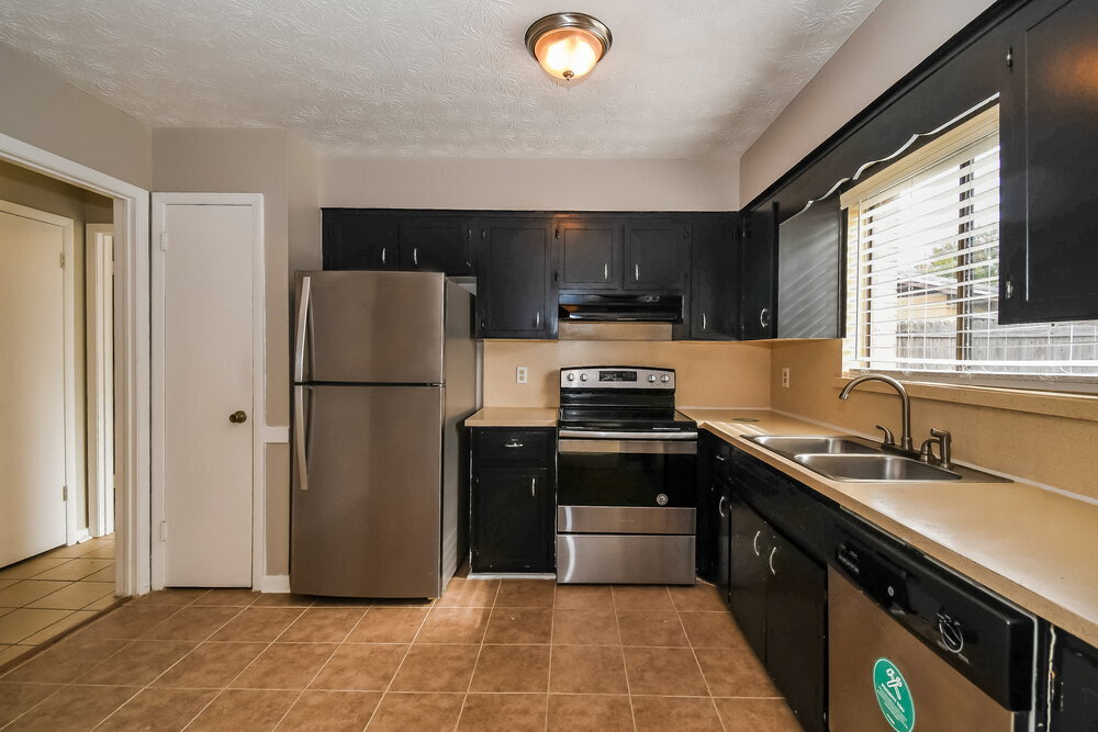 Building Photo - 3610 N Ride Dr