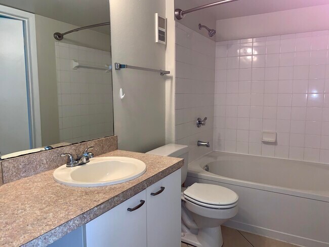 Building Photo - 4799 Via Palm Lakes