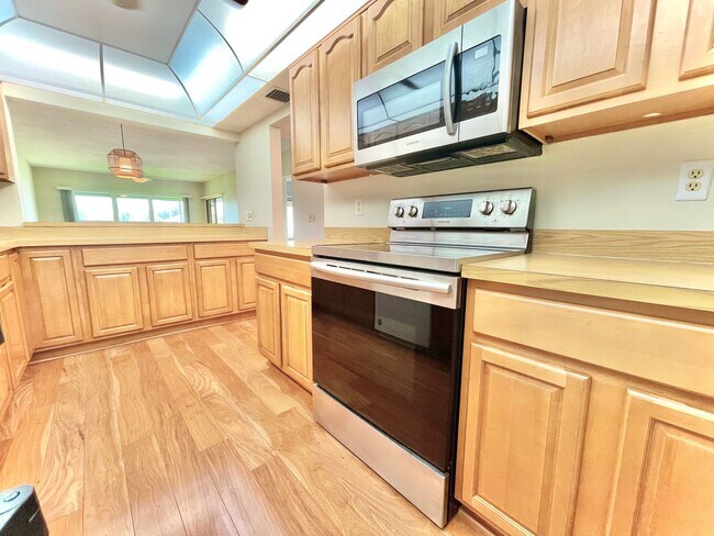 Building Photo - Application Under Review - 2 BR 2 Bath Con...