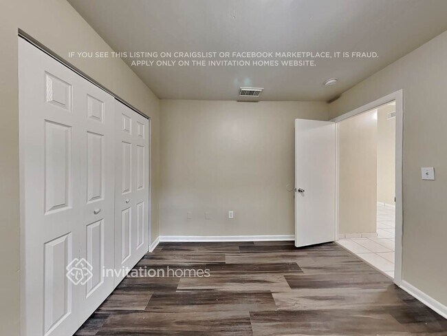 Building Photo - 2579 W 70th St