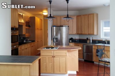 Building Photo - 16410 St James Cir