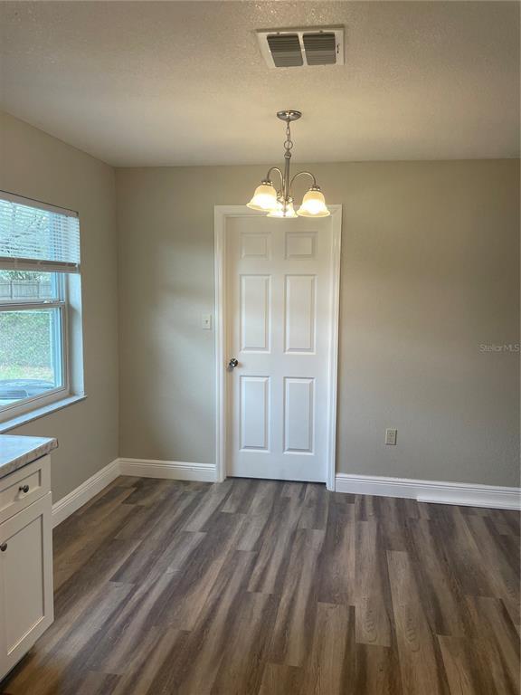 Building Photo - 2403 Lisa St