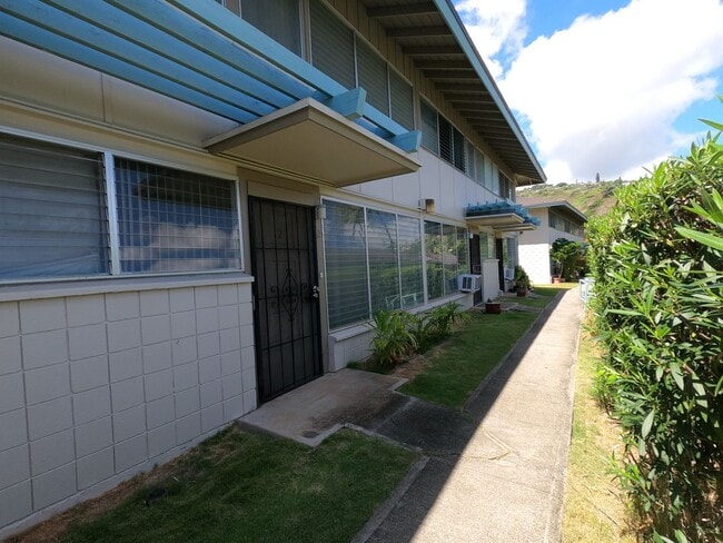 Building Photo - Fully Furnished Waialae Gardens 2 Bed/2 ba...