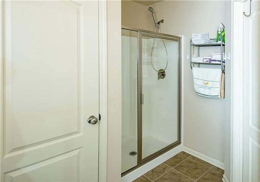 Building Photo - 3092 Brockenhurst Dr