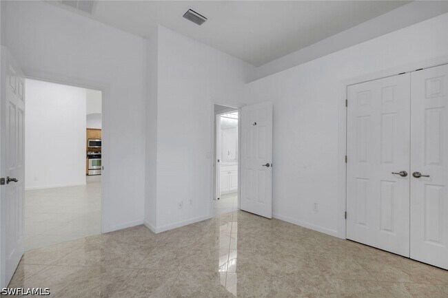 Building Photo - 15501 Cadiz Ln