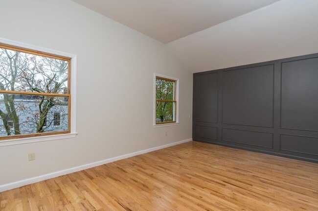 Building Photo - 325 Claremont Ave