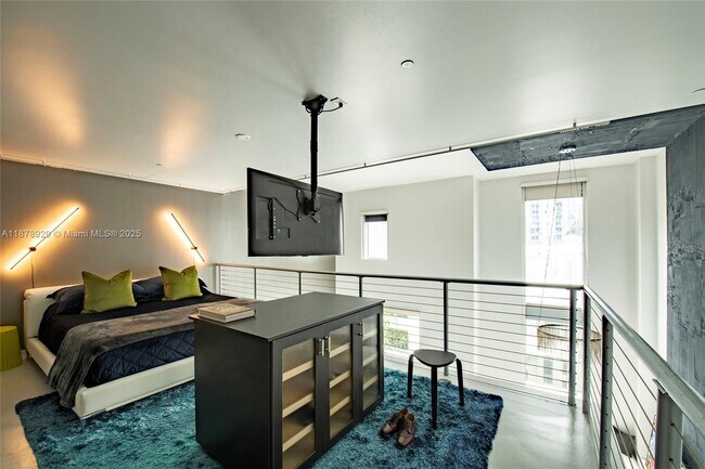 Building Photo - 1060 Brickell Ave