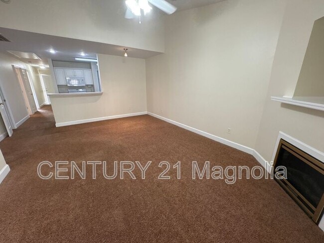 Building Photo - 303 Caldwell Cir