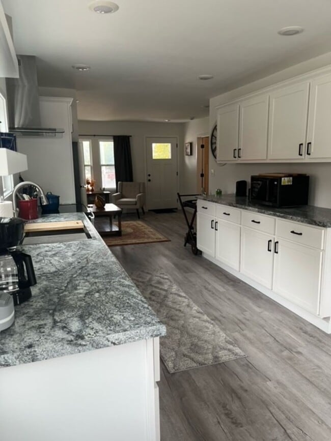 Building Photo - Cool 2 Bed House In Central COMO!