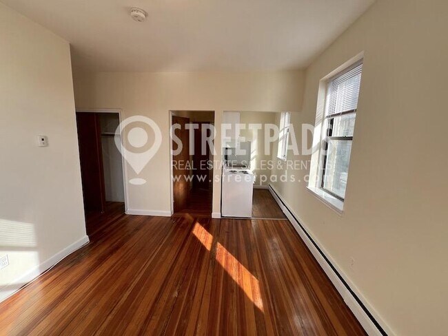 Building Photo - 1 bedroom in Boston MA 02134
