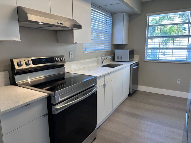 Building Photo - 2246 SE 27th Dr