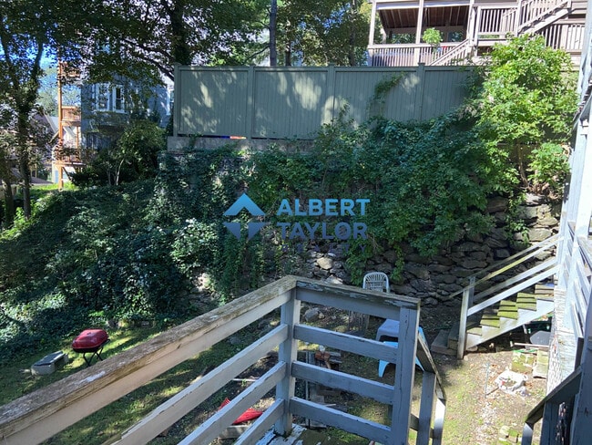 Building Photo - 89 Sheridan St
