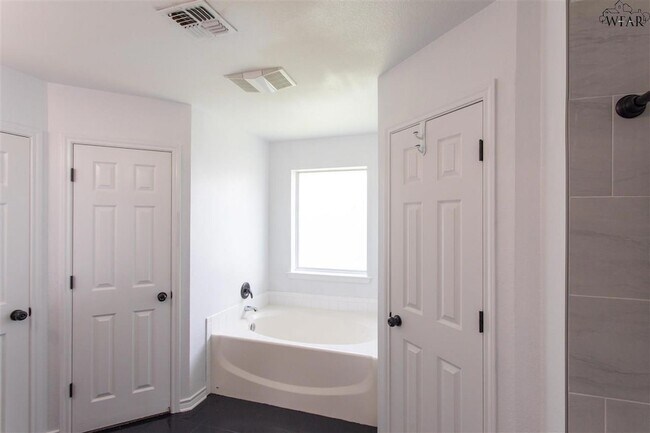 Building Photo - 6051 Laci Ln
