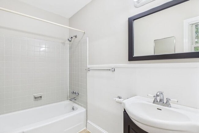Building Photo - Large Home in Guilford Hills, Hardwood Flo...