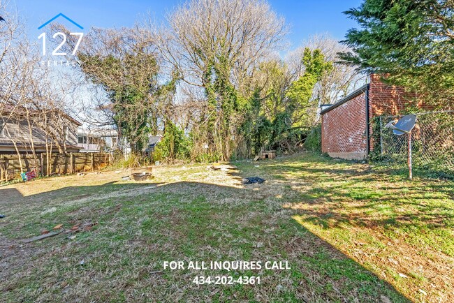 Building Photo - Modern Comfort Meets Prime Convenience - 3BR/2BA in Lynchburg!