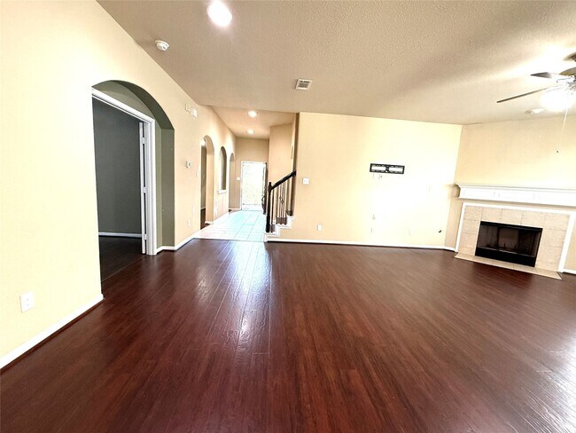 Building Photo - 6330 Bain Dr