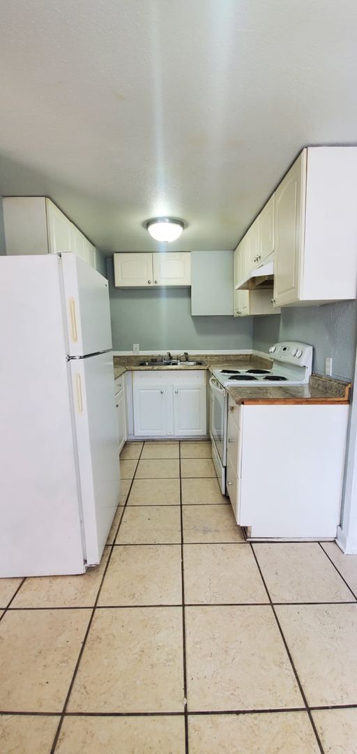 Building Photo - 3/1 Move In Ready