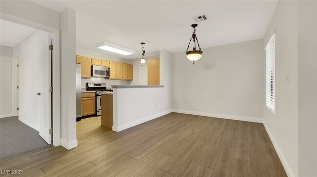 Building Photo - 8452 Boseck Dr