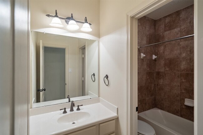 Building Photo - 14318 Red Creek Cove Ln