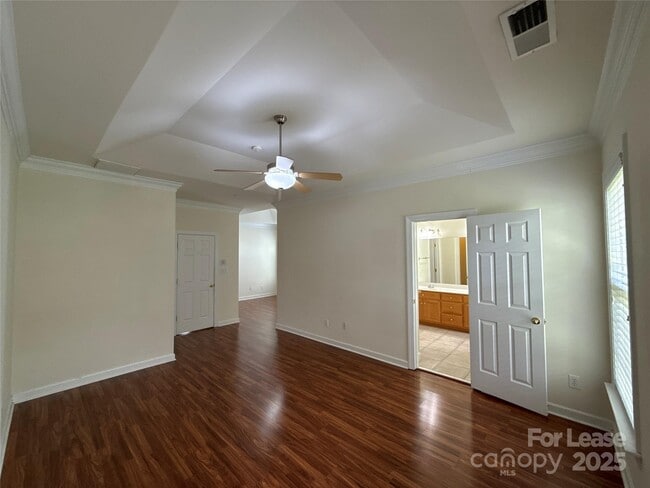 Building Photo - 9535 Numenore Dr