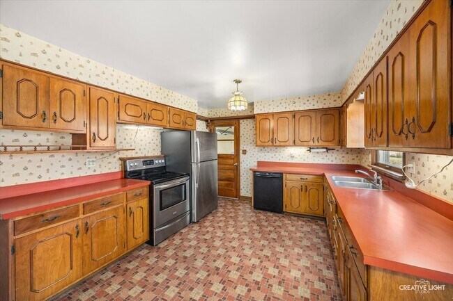 Building Photo - 39W258 Seavey Rd