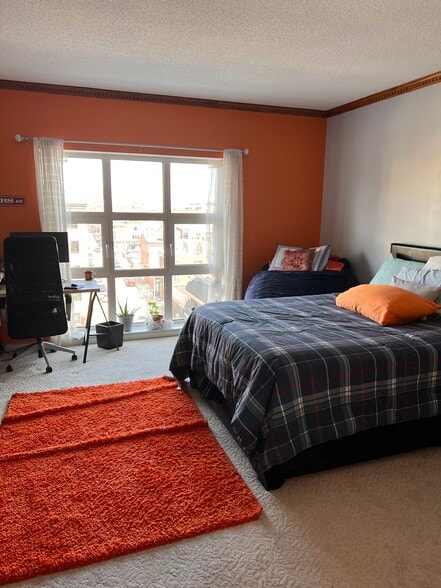 Primary with old floors + paint (no more orange) - 250 President St