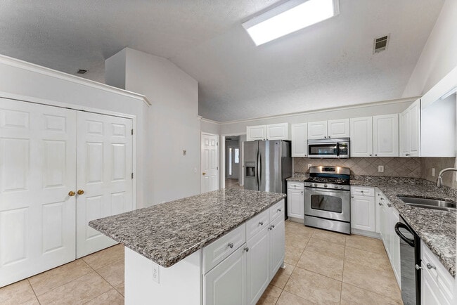 Building Photo - 750 Arbour Glenn Ct NW