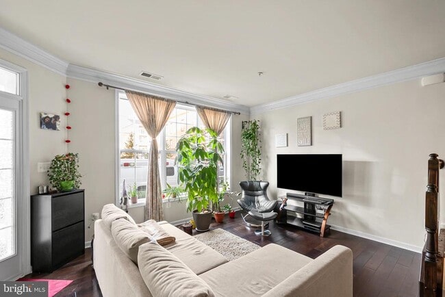 Building Photo - 43151 Wealdstone Terrace