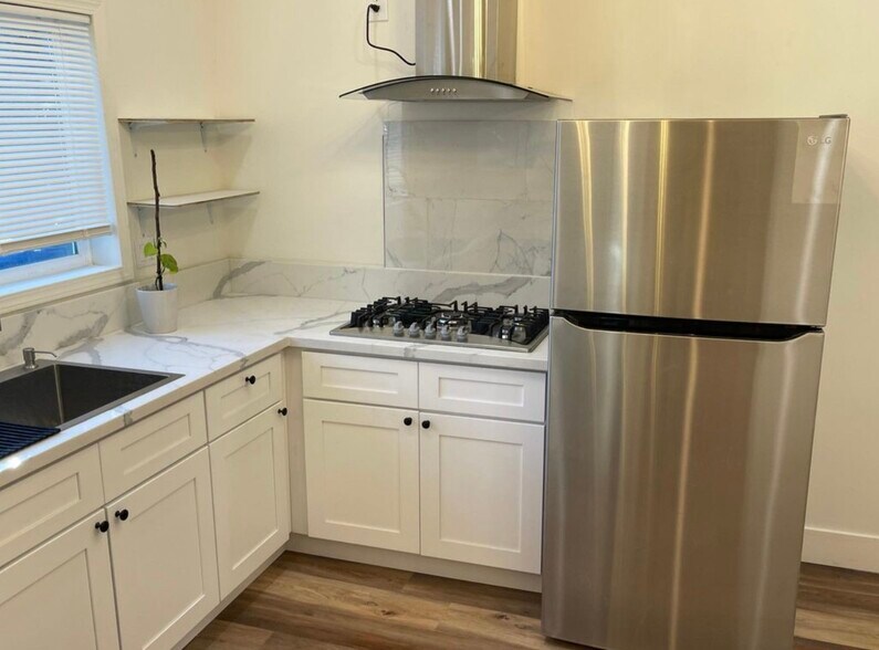 Building Photo - 13353 Killion St