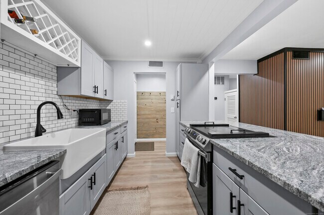 Building Photo - 46 Mallard Dr