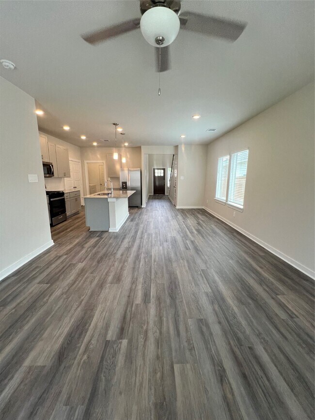 Building Photo - 6737 Chinapkin Oak Ln