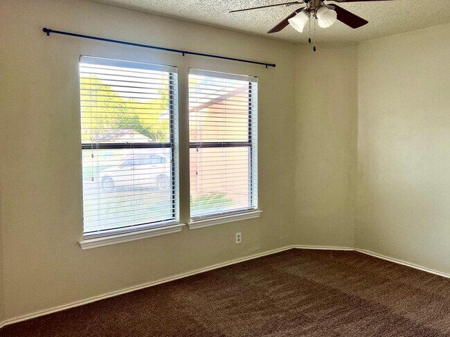 Building Photo - 207 Canoga Park Dr