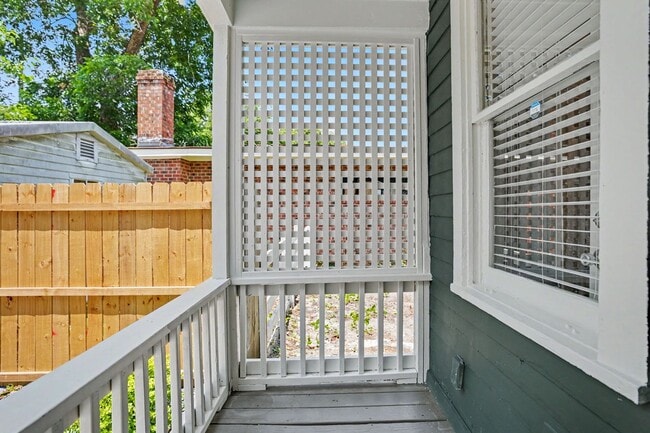 Building Photo - 705 E 32nd St