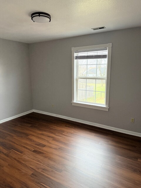 Building Photo - "Charming 4-Bed Oasis on Kidwell Court – Spacious Living with 2.5 Baths in Indianapolis!"