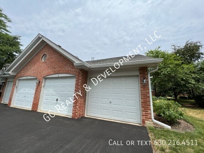 Building Photo - 2442 Charleston Dr