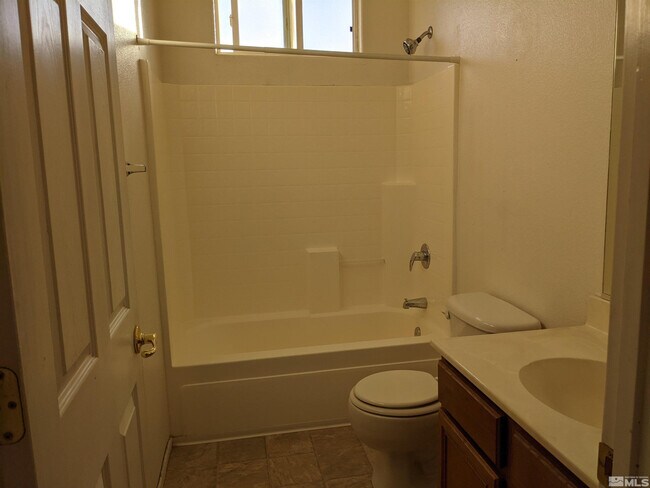 Building Photo - 3202 Bentgrass Dr