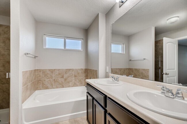 Building Photo - 4 bedroom home in Kallison Ranch! Move In ...