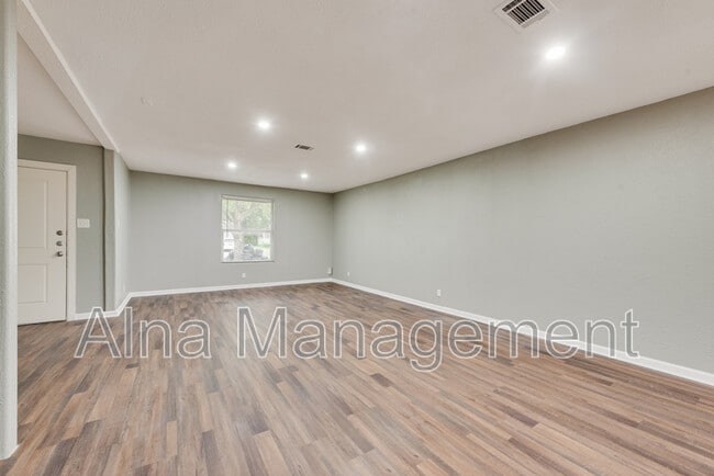 Building Photo - 3332 Mesquite Rd