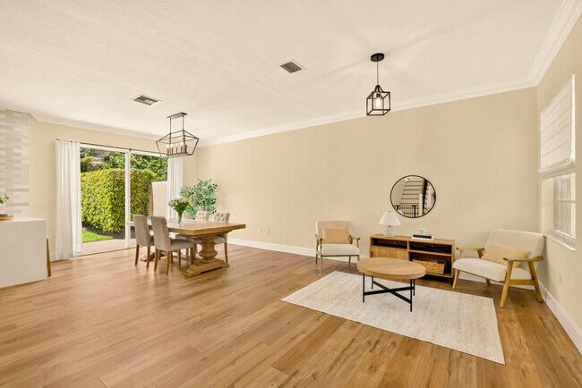 Building Photo - 7630 Topiary Ave