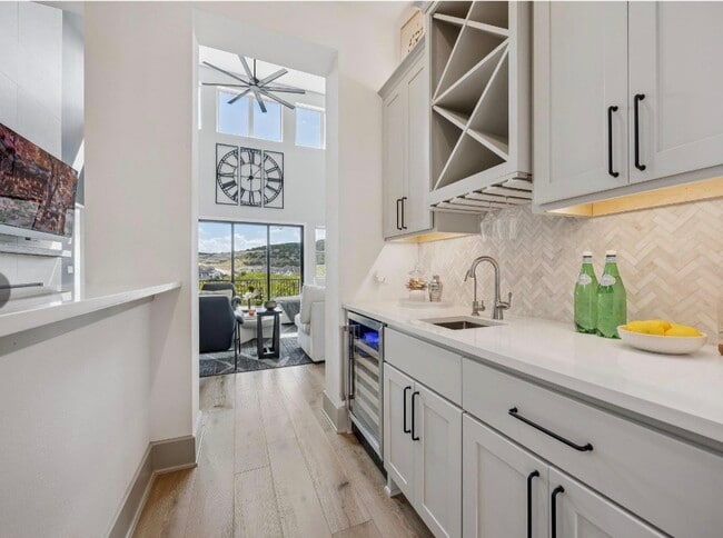 Building Photo - 6817 Davenport Divide Rd