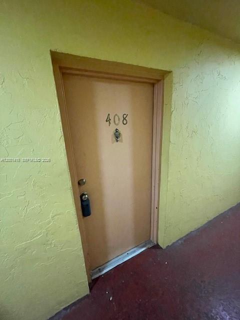 Building Photo - 606 W 81st St